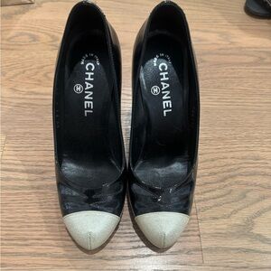 Chanel classic pumps